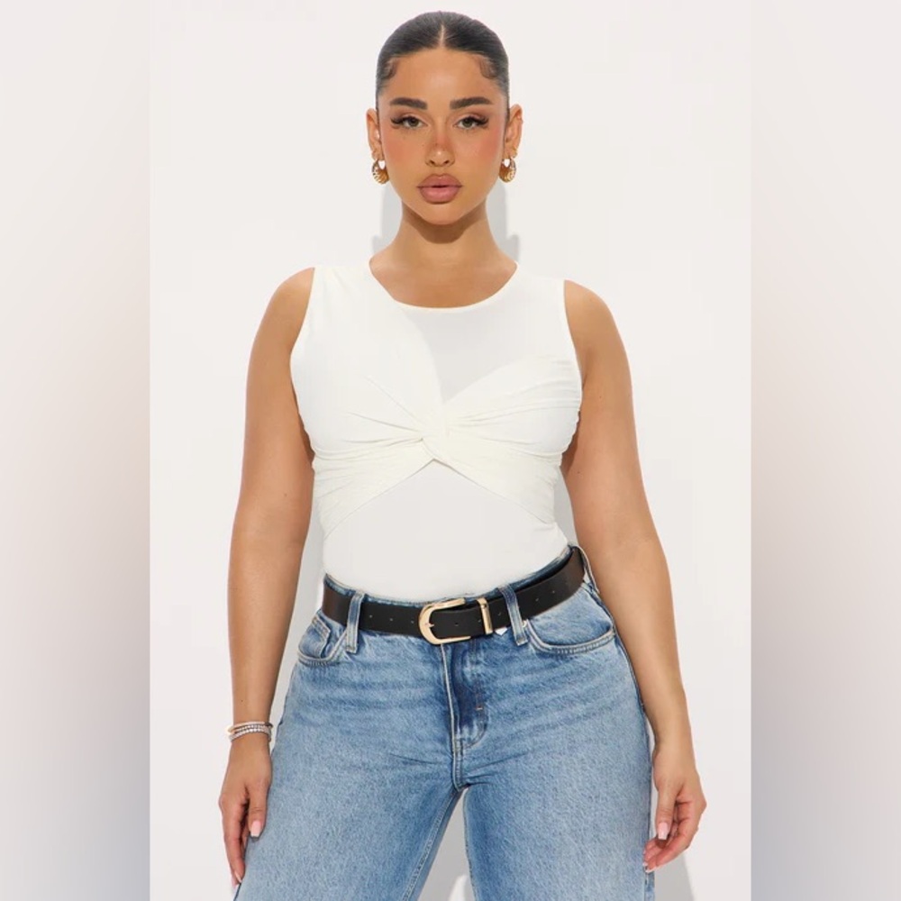 NWOT Fashion nova with a twist ribbed bodysuit - S